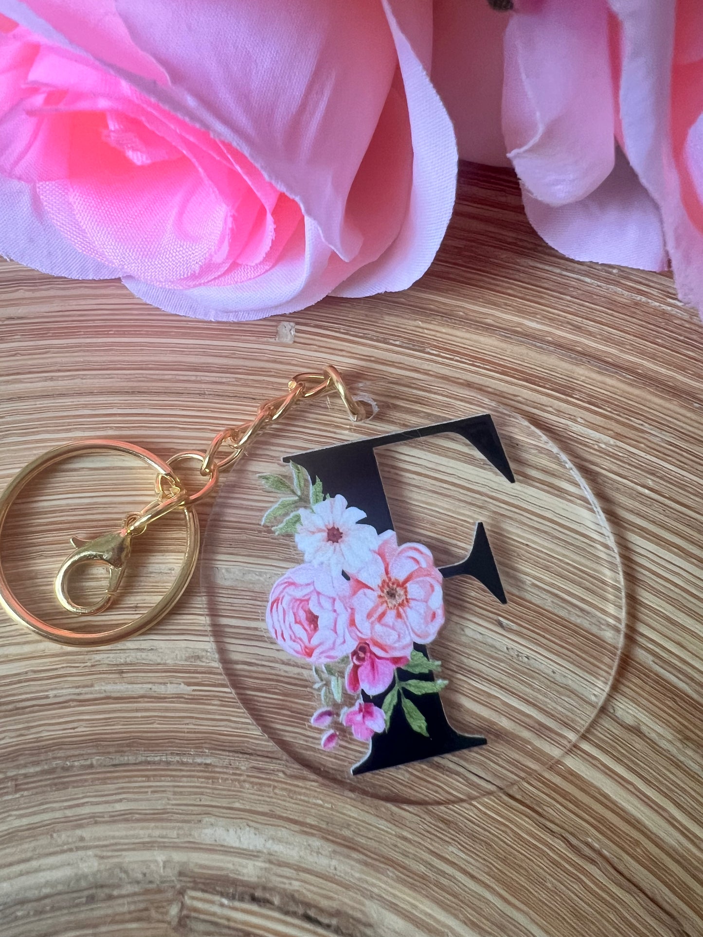 Schlüsselanhänger mit Buchstaben Rosen-Initiale