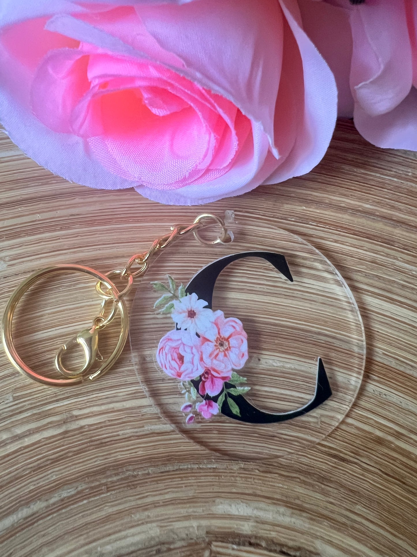 Schlüsselanhänger mit Buchstaben Rosen-Initiale