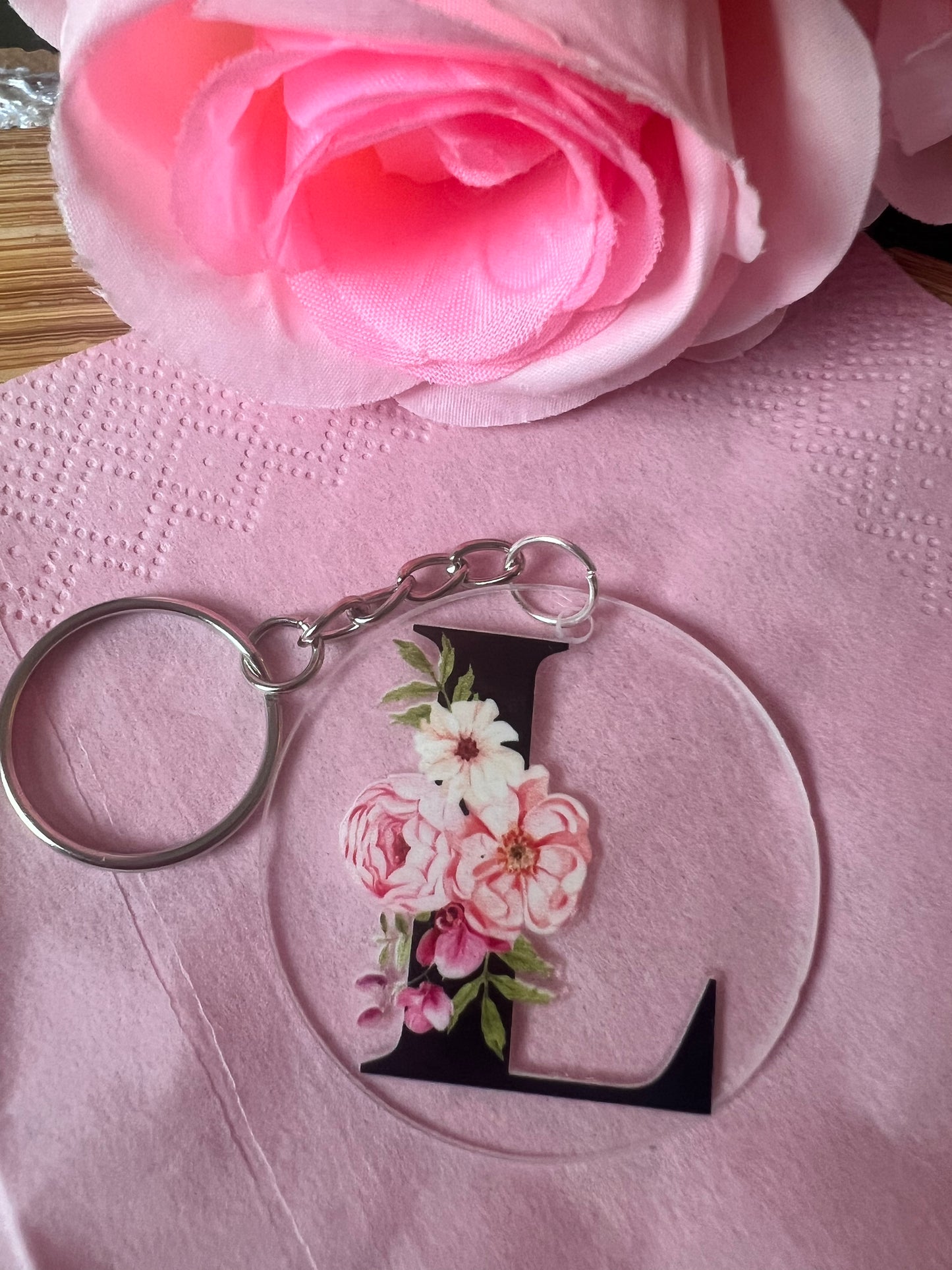 Schlüsselanhänger mit Buchstaben Rosen-Initiale